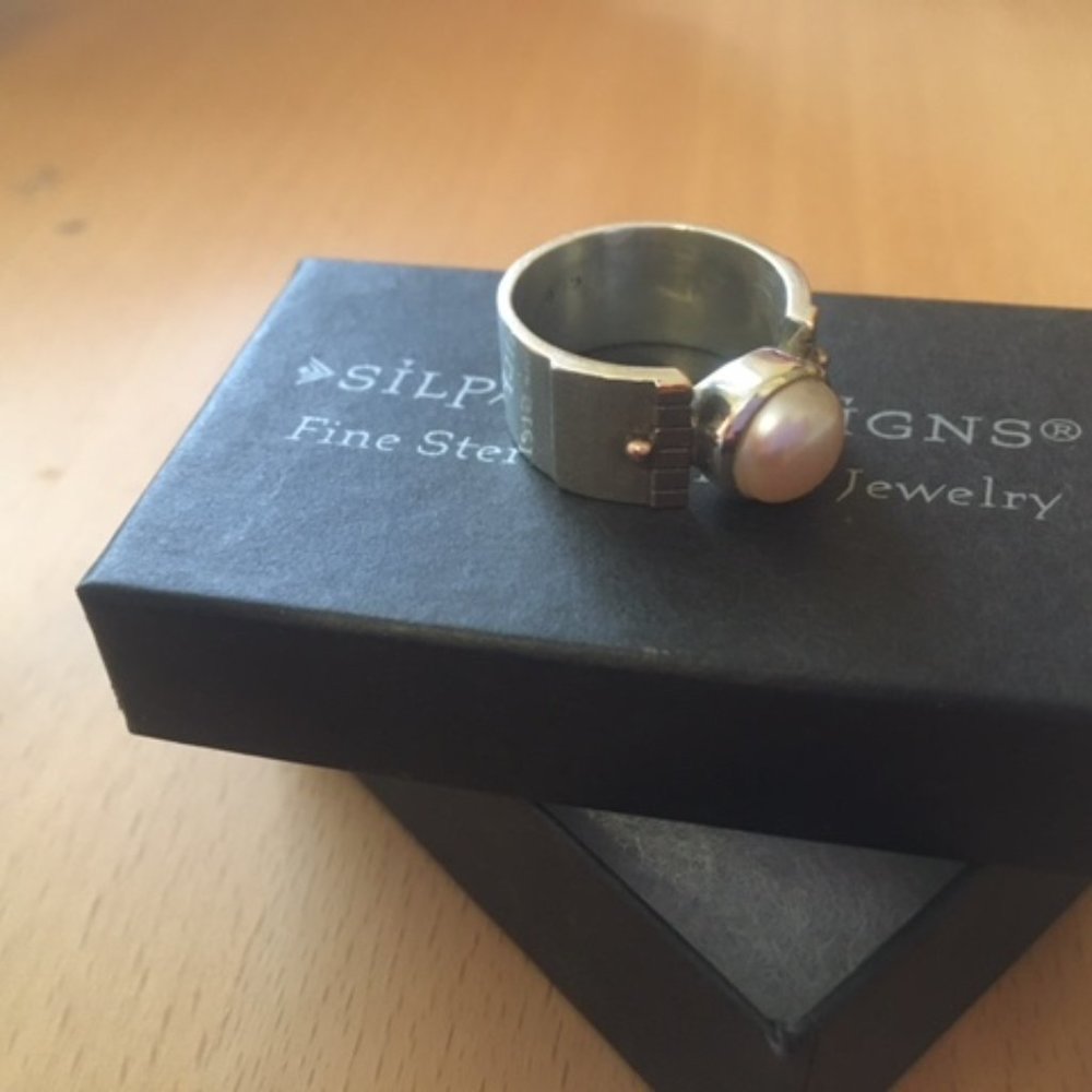 Stunning Silpada Cultured Pearl Ring